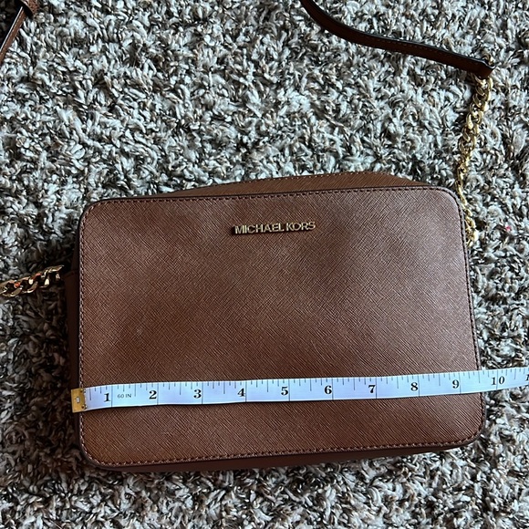 Michael Kors Small leather crossbody bag - Picture 4 of 6